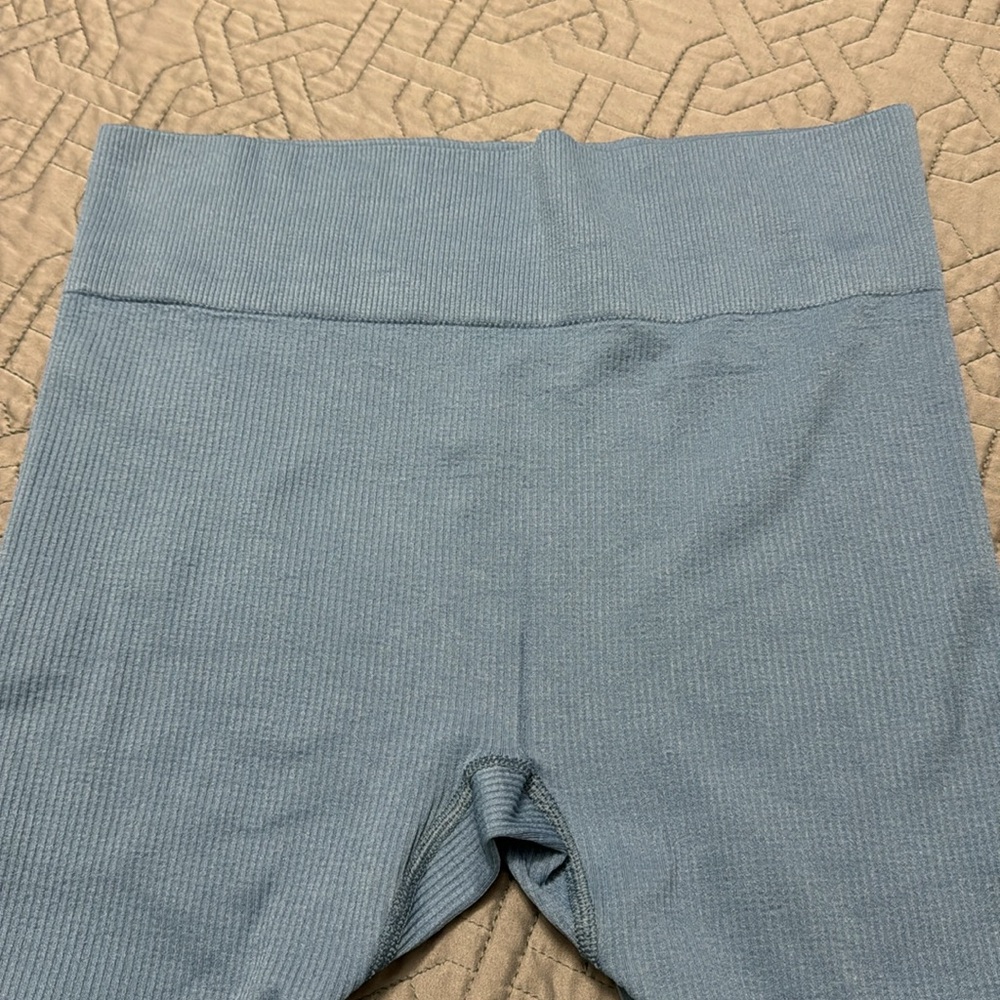 Short set - Picture 3 of 4